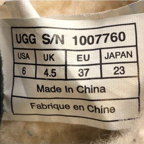 UGG Akadia Black Leather Winter Ankle Boots 6 - Picture 8 of 12